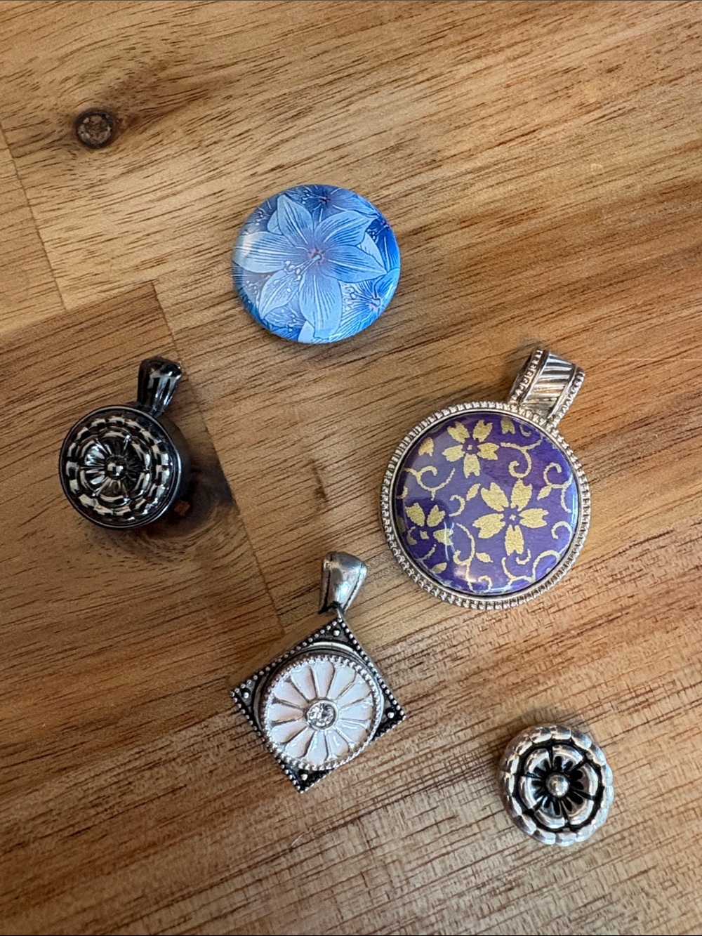 Magnabilities Magnetic jewelry